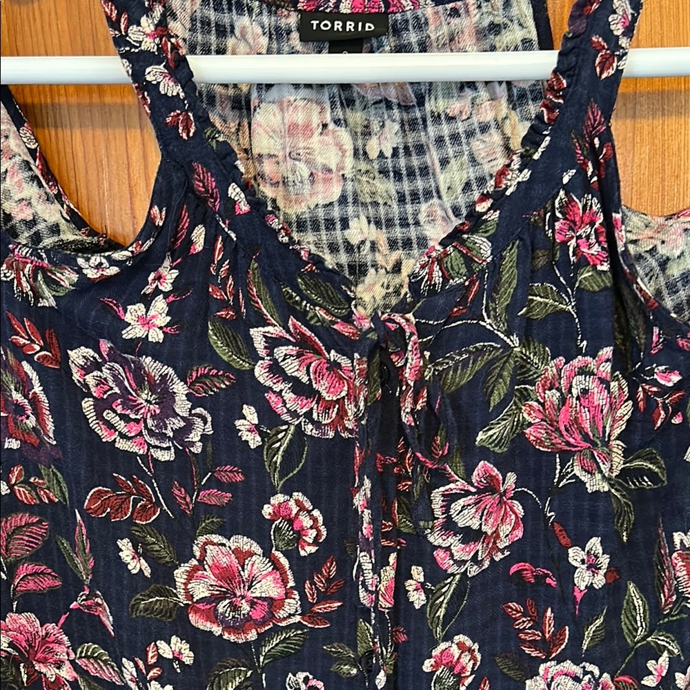 Torrid Blue and Pink Floral Cold Shoulder 3/4 Sleeve Blouse EUC 2X - Picture 4 of 11